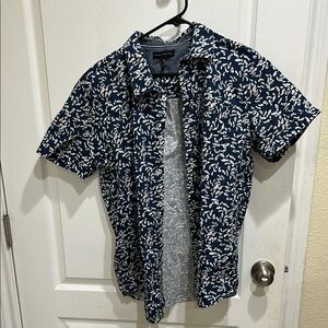 Silver jeans co. Button down shirt M